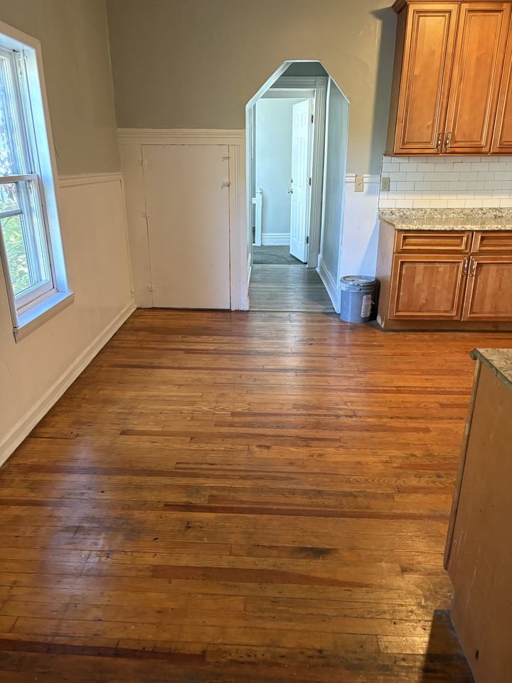 878 Niagara st - Photo 6 of 9