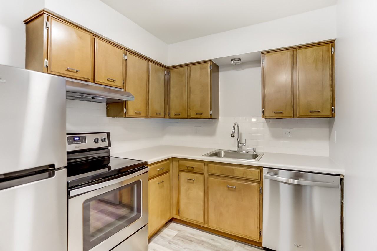 1212 Bellefontaine Avenue - Photo 2 of 13