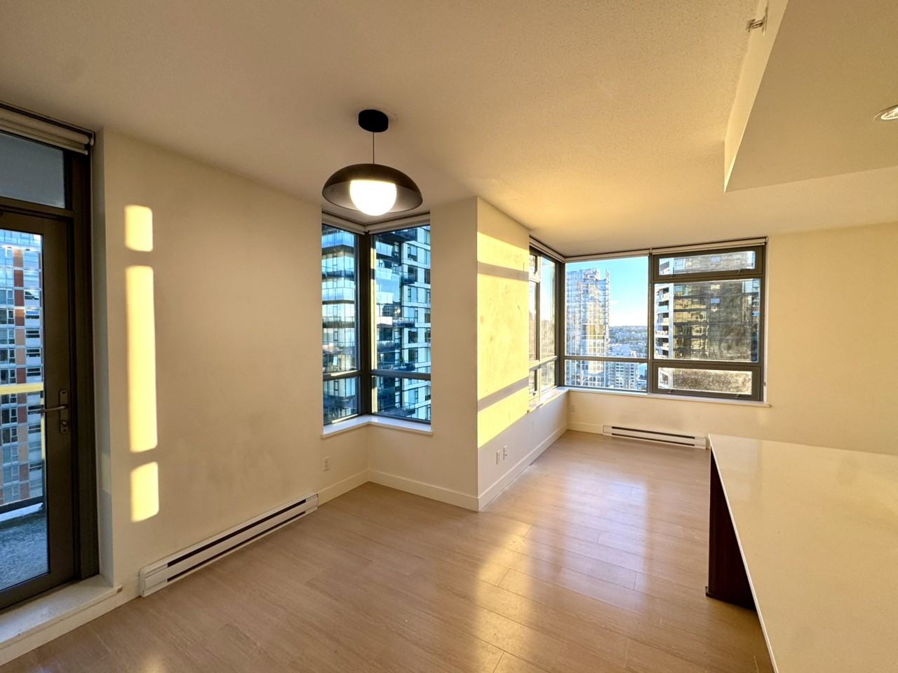 1308 Hornby St - Photo 3 of 17