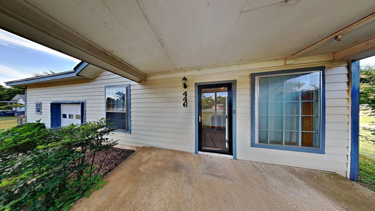 446 North Forest Street - Photo 4 of 22