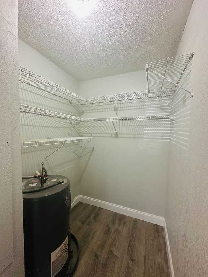 618 93rd Avenue North - Photo 4 of 27