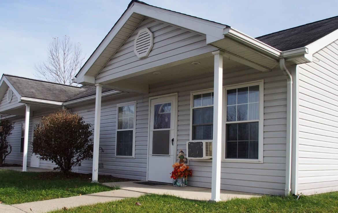 Highland Park Apartments - Photo 2 of 2