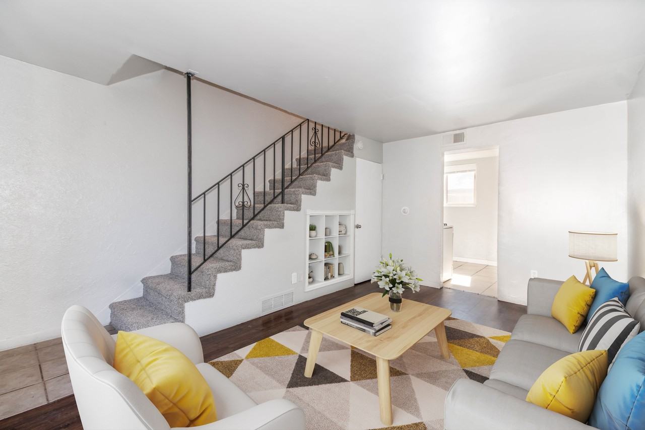 1109 Akron Street - Photo 2 of 8