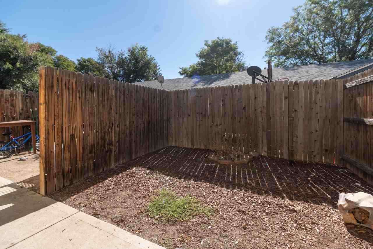 1109 Akron Street - Photo 6 of 8