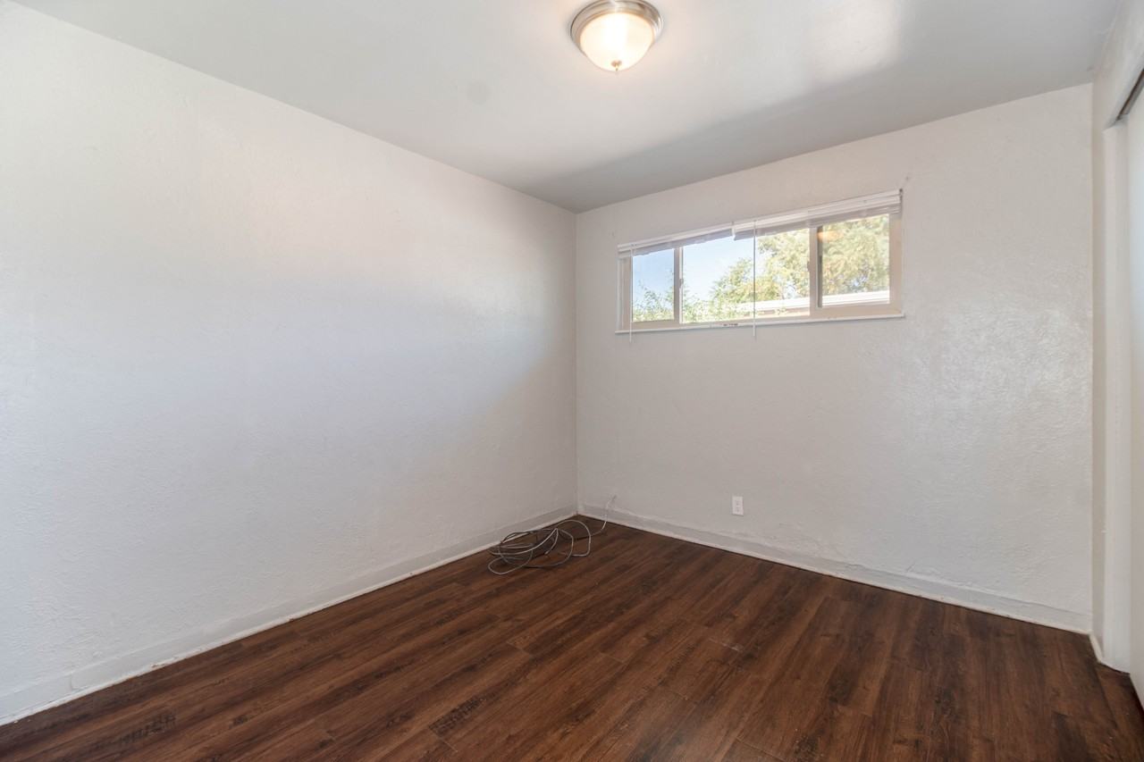 1109 Akron Street - Photo 7 of 8