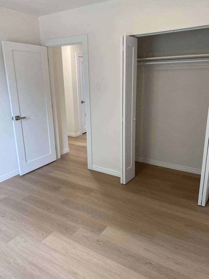 1889 Wavell Street - Photo 3 of 6