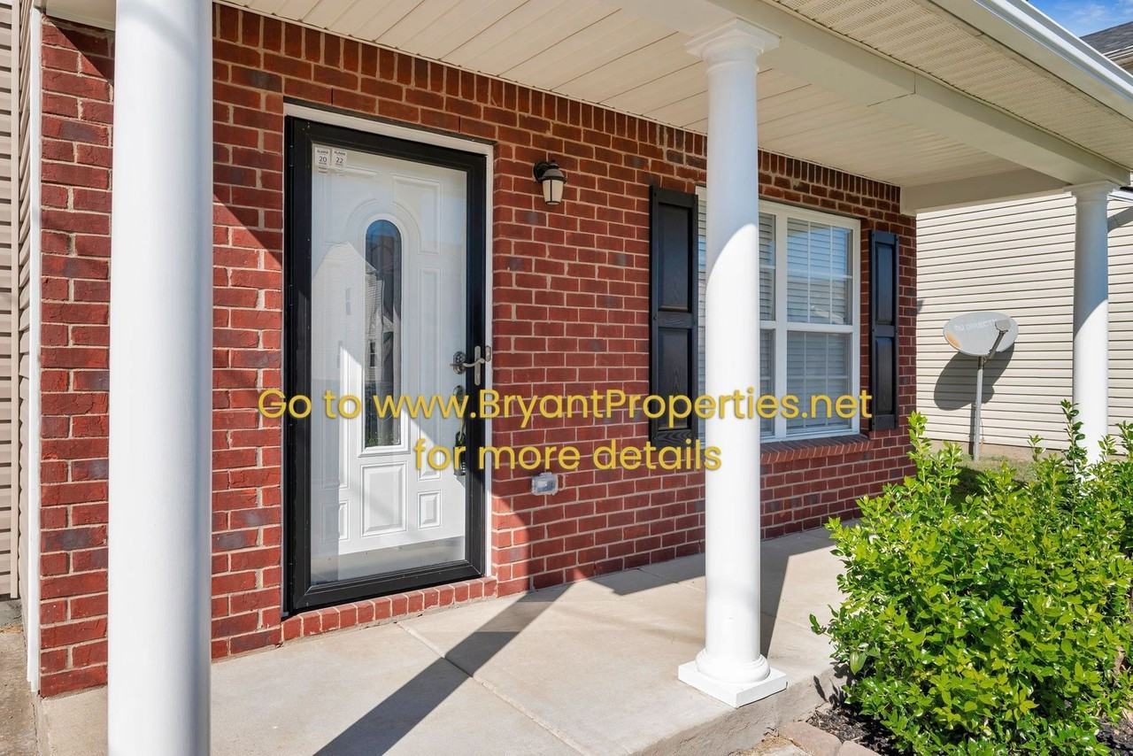 2872 Creekbend Dr - Photo 3 of 35