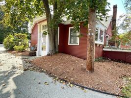 featured image of 18 Middlesex St #18