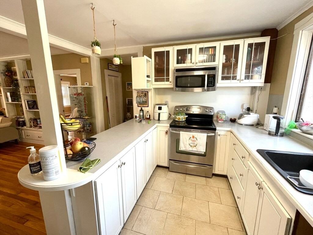 18 Middlesex St #18 - Photo 2 of 9