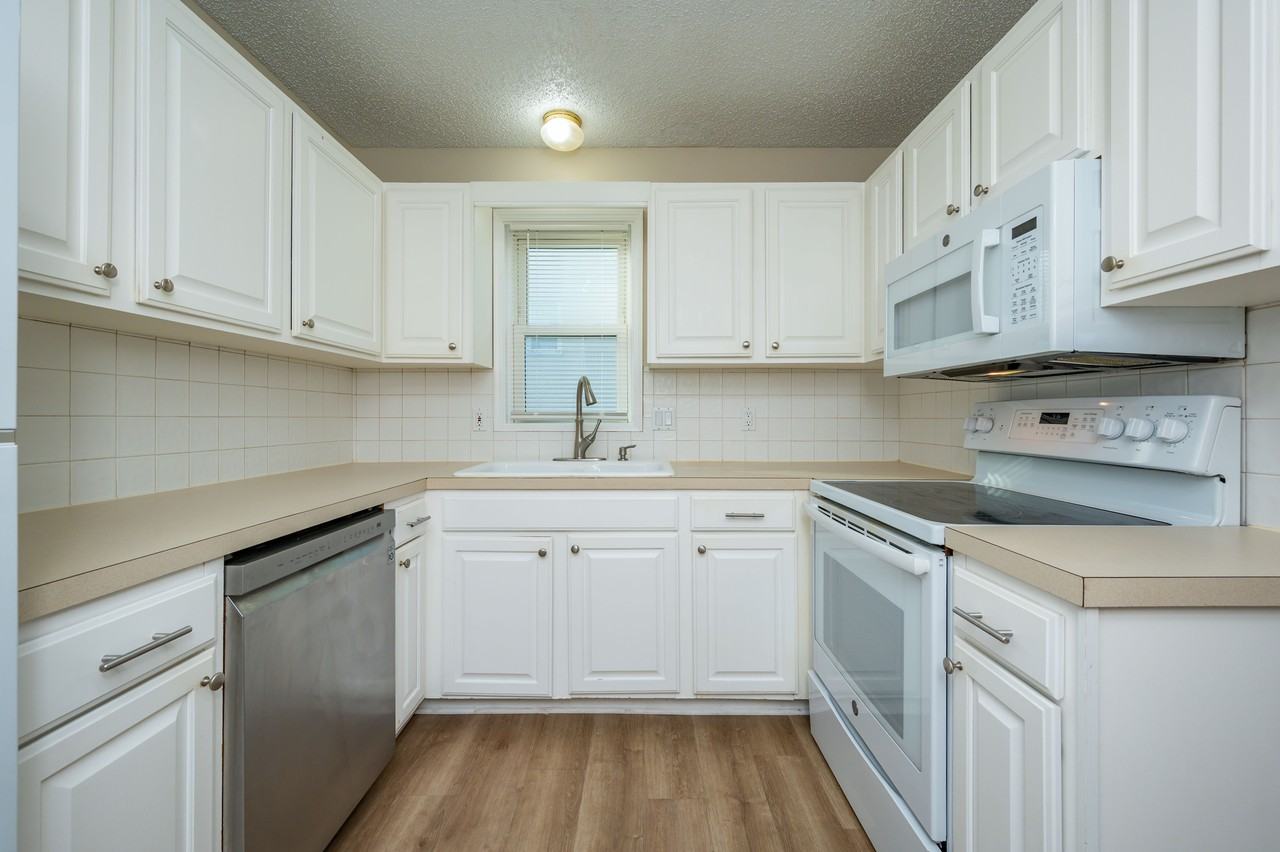 1327 Nw 104th St #NA - Photo 2 of 17