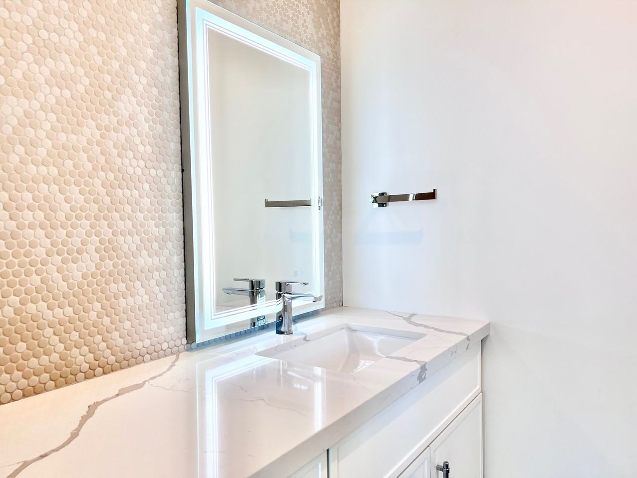 2011 E Turney Ave #NA - Photo 6 of 25