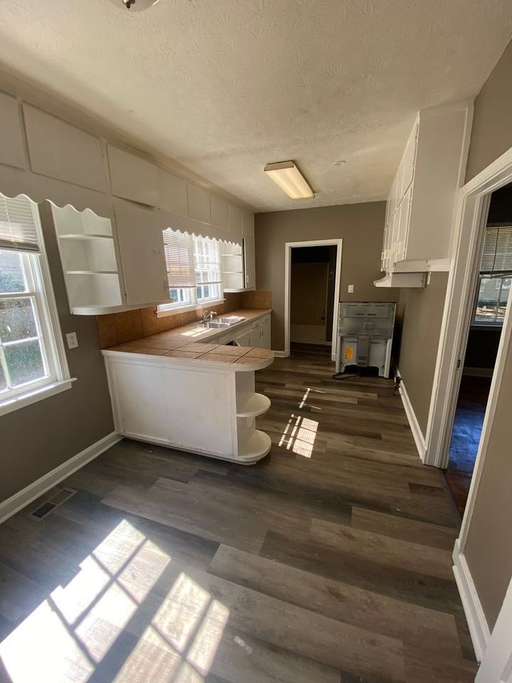 1543 11th Ave #A - Photo 7 of 20