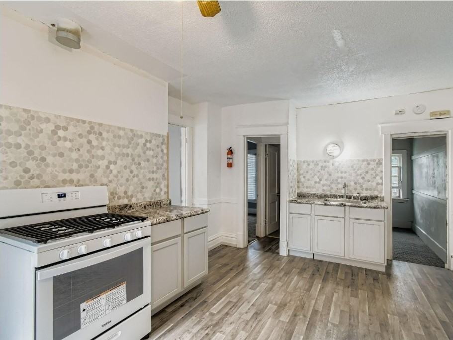 597 Geranium Ave E #2 - Photo 2 of 6