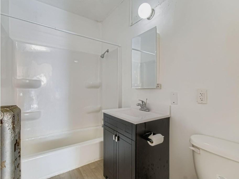 597 Geranium Ave E #2 - Photo 6 of 6