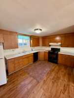 featured image of 907 W Villard St