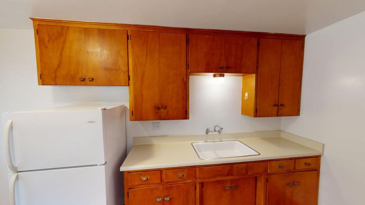 1030 Isabella Ave - Photo 4 of 13