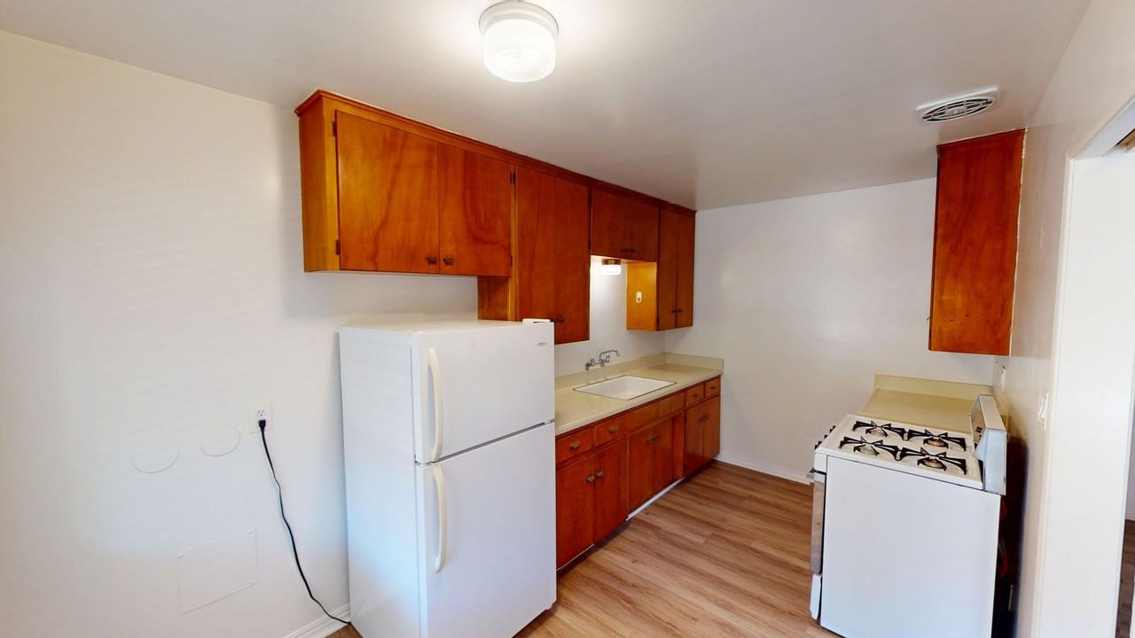 1030 Isabella Ave - Photo 6 of 13