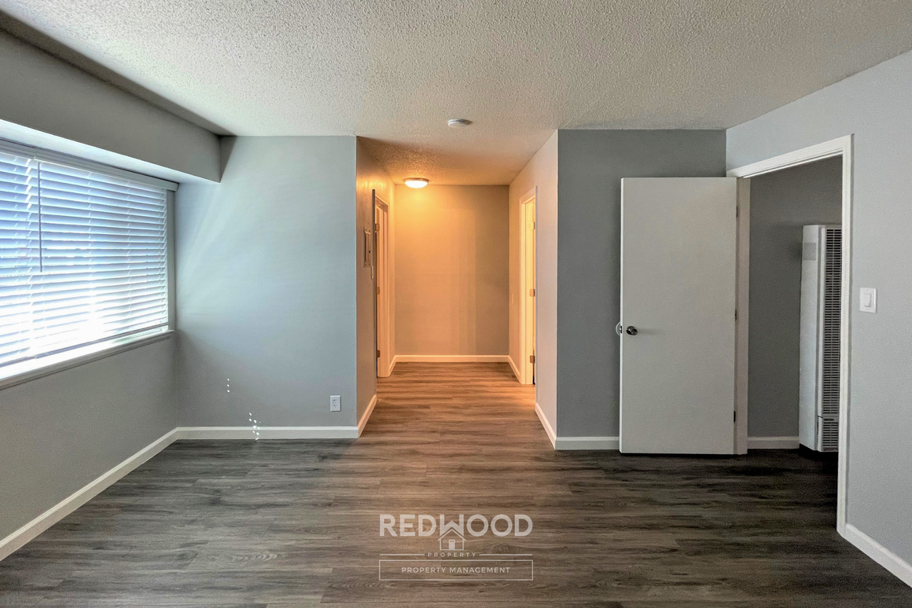 5324 Holiday Dr. - Photo 6 of 24