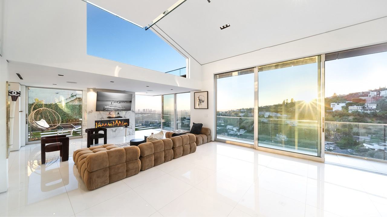 1623 Viewmont Dr #NA - Photo 2 of 50