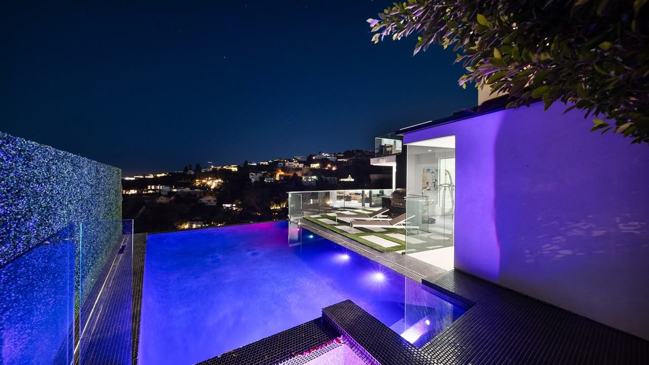 1623 Viewmont Dr #NA - Photo 3 of 50