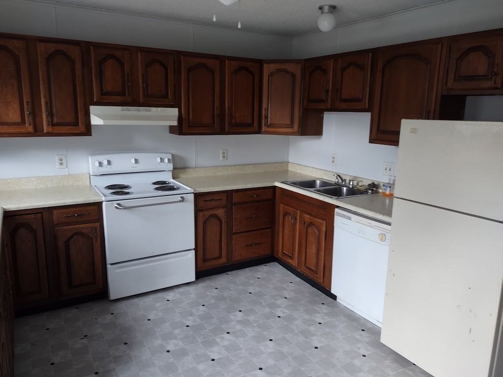 405 N Church St #D - Photo 4 of 10