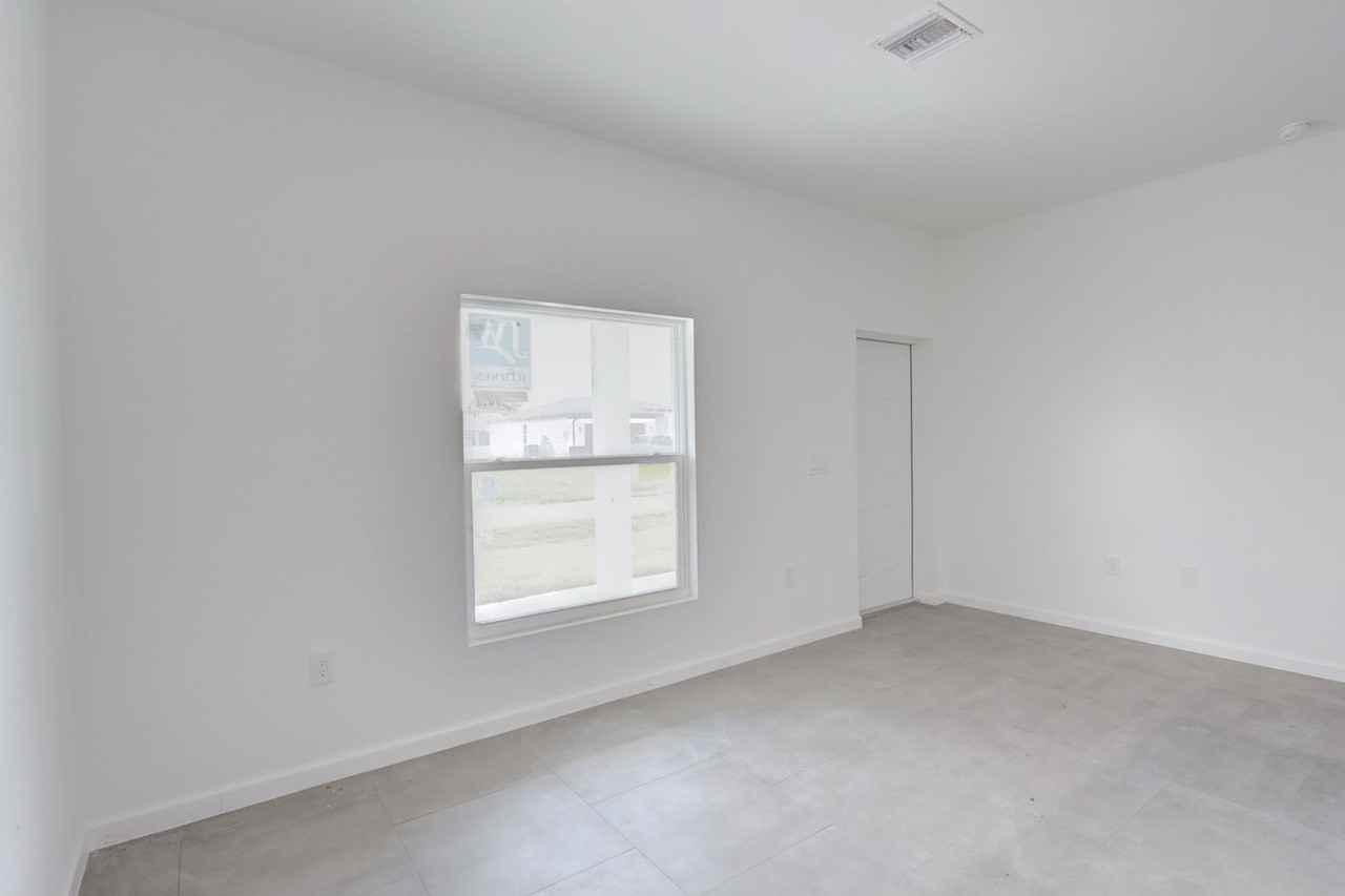 2504 30th St Sw - Photo 5 of 14