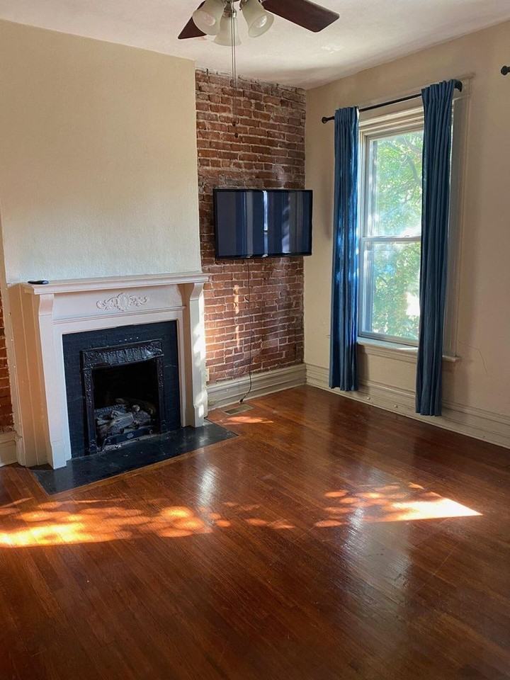 4451 Pershing Avenue - Photo 2 of 11