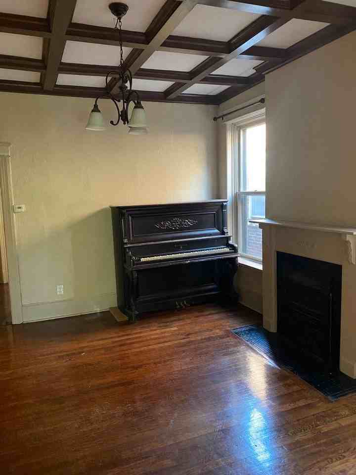 4451 Pershing Avenue - Photo 3 of 11