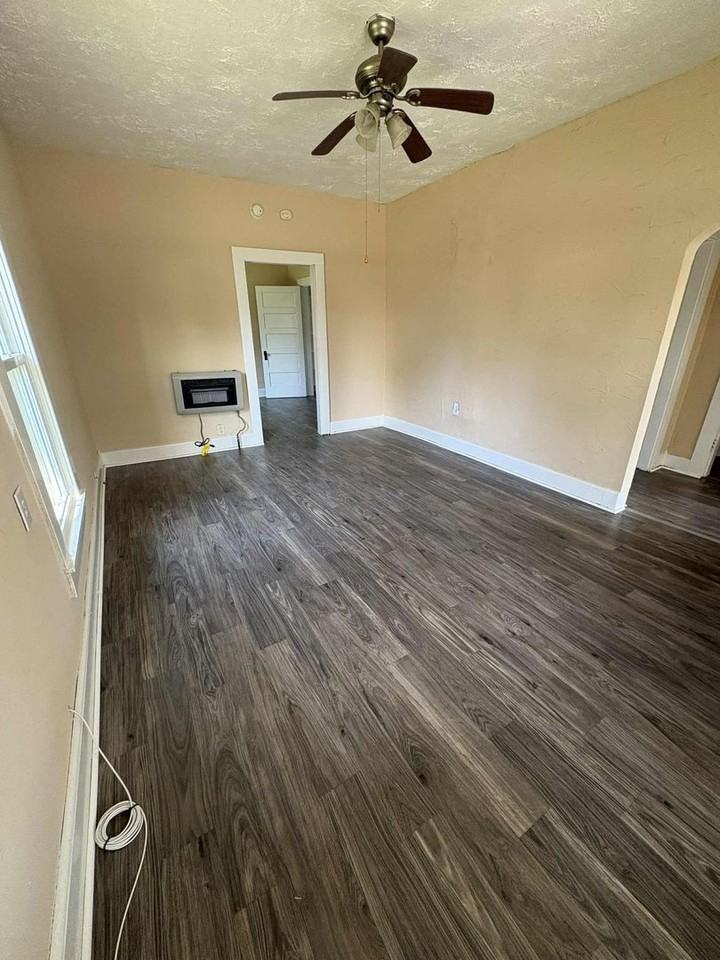 115 Humble Ave - Photo 2 of 11