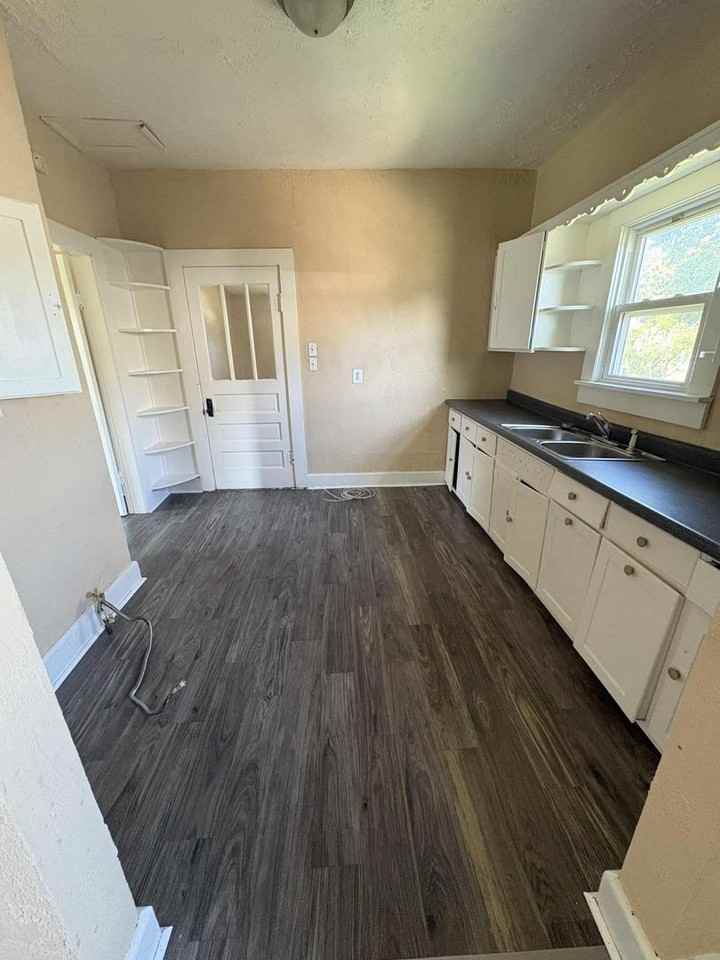 115 Humble Ave - Photo 3 of 11