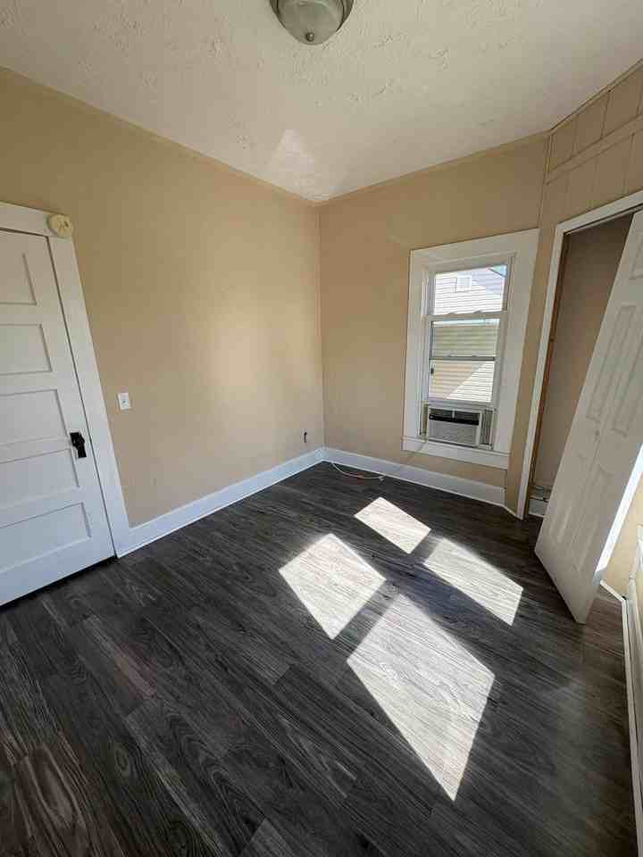 115 Humble Ave - Photo 6 of 11