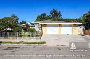 featured image of 701 E Chalynn Cir