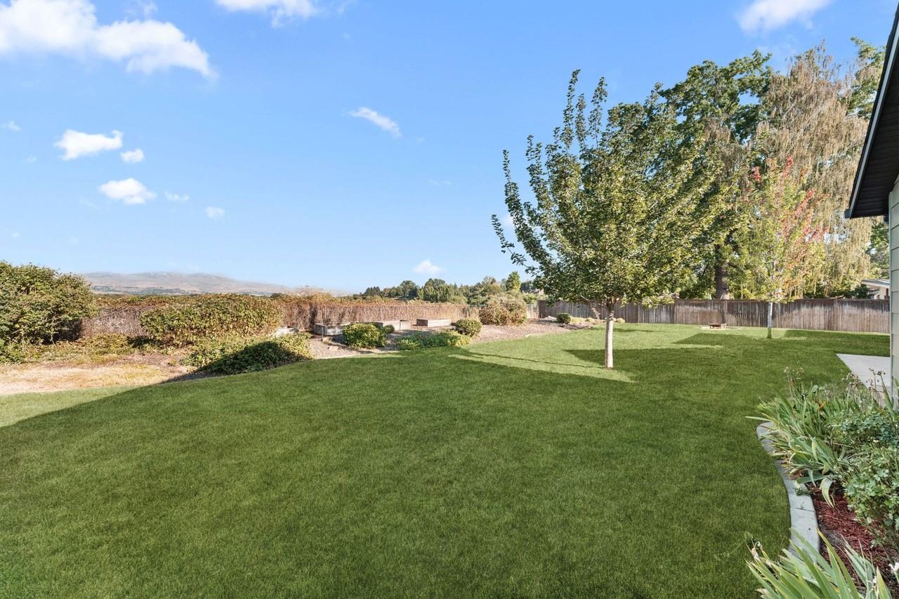 3736 North Mountain View Drive - Photo 2 of 35