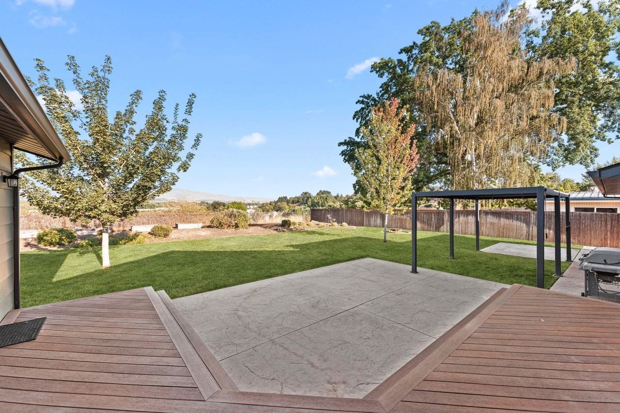 3736 North Mountain View Drive - Photo 4 of 35