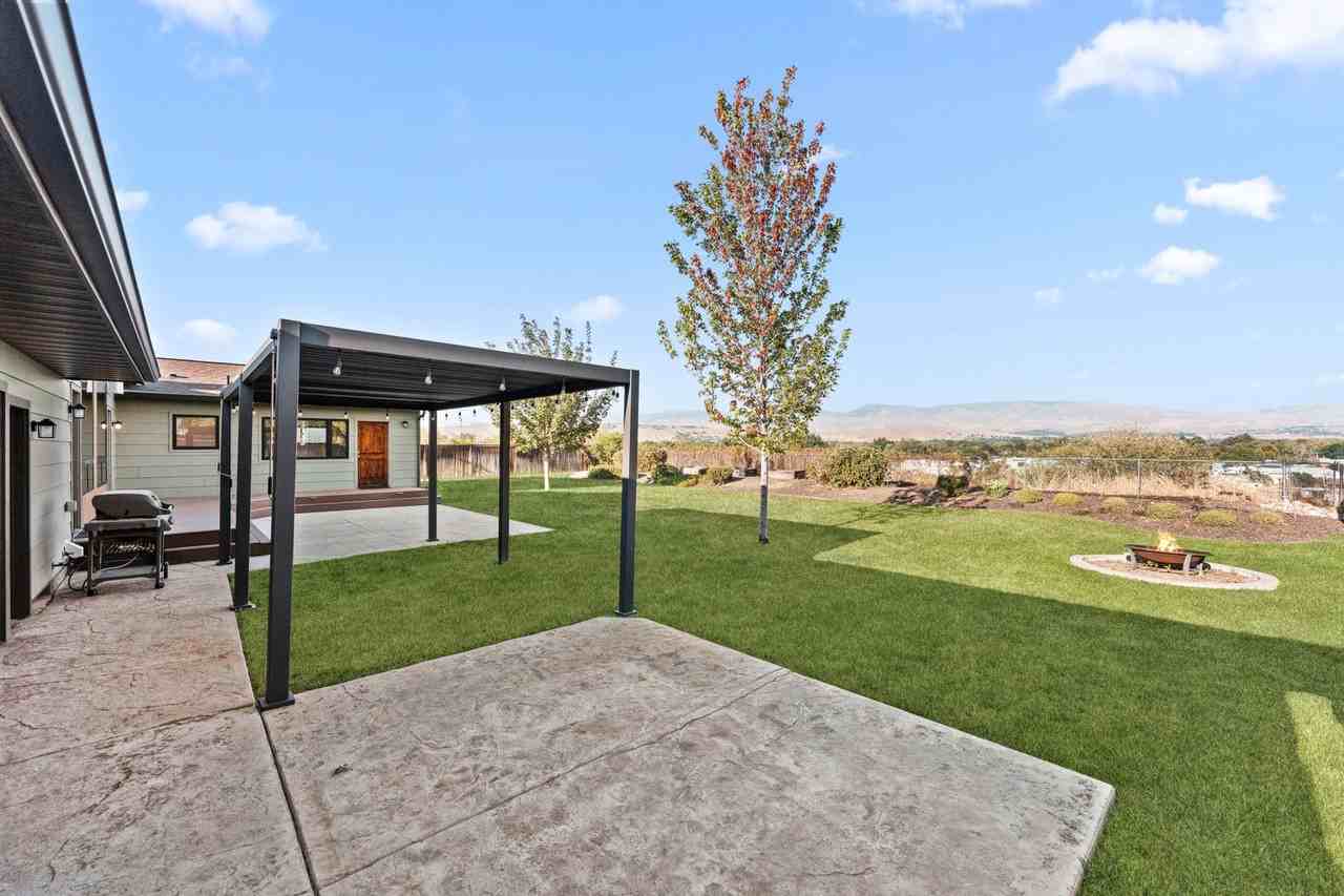 3736 North Mountain View Drive - Photo 5 of 35