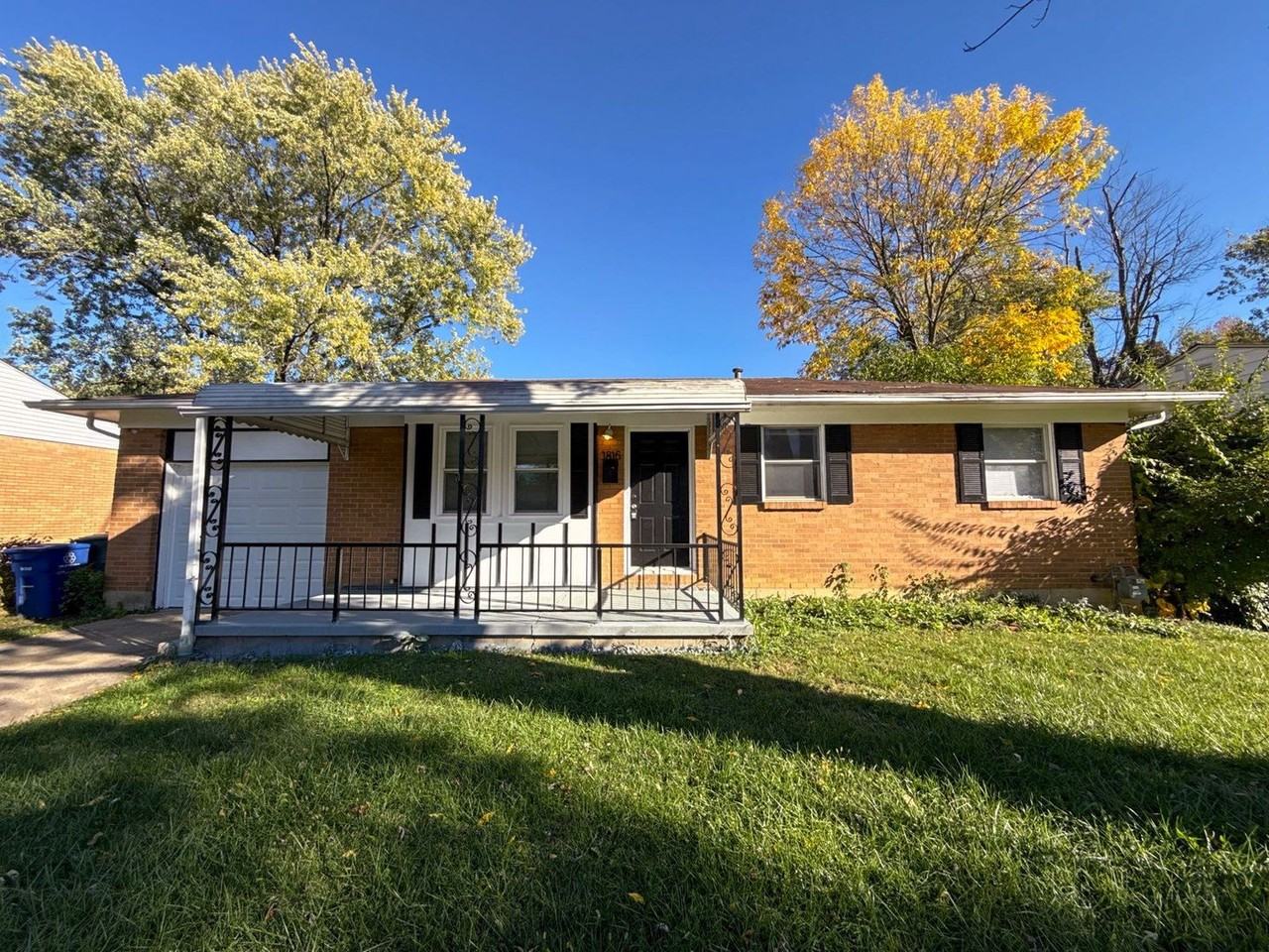 1816 Lonsdale Rd - Photo 2 of 28