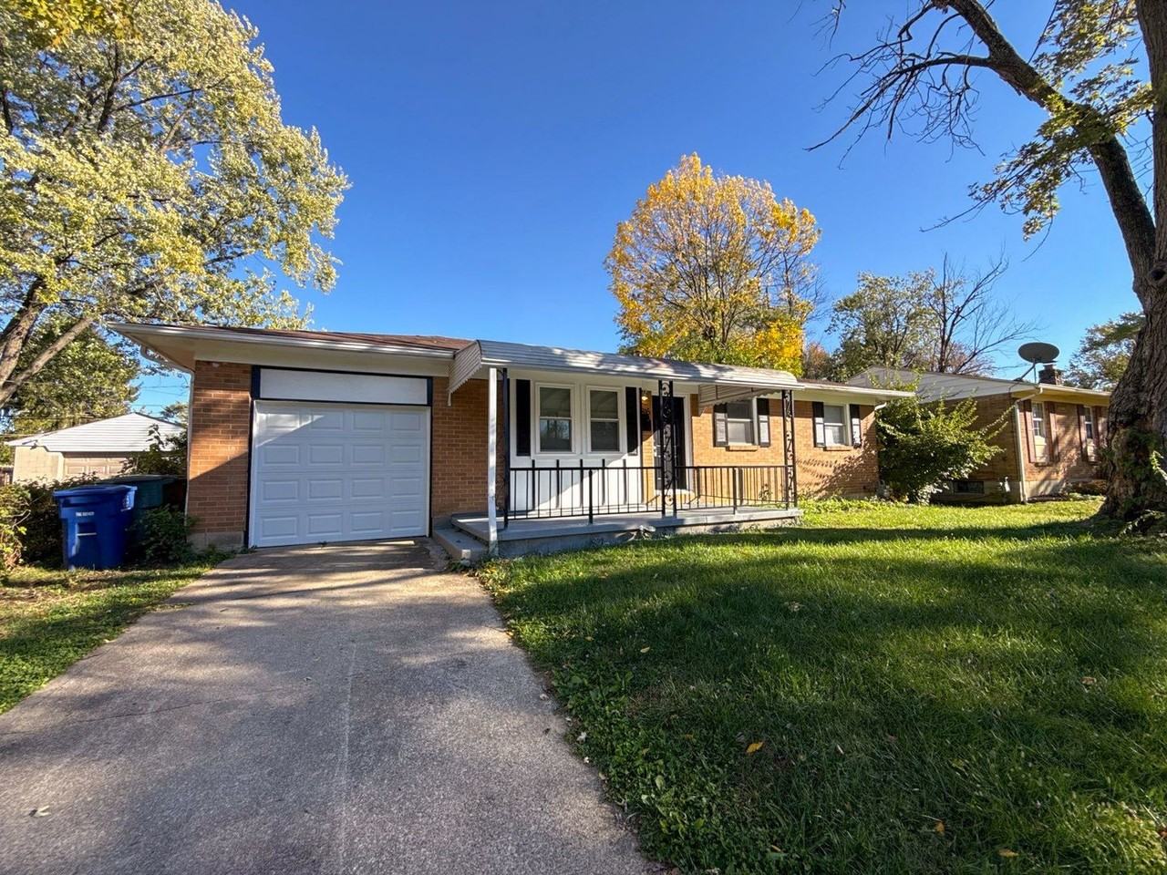 1816 Lonsdale Rd - Photo 3 of 28
