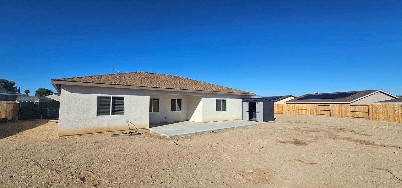 818 Beach Ct - Photo 6 of 18