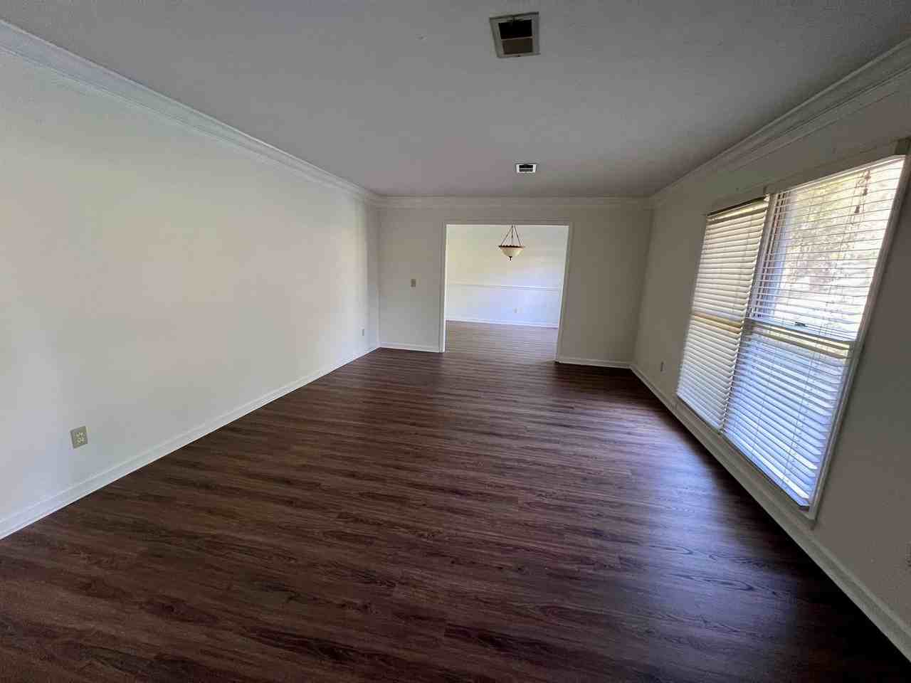 1402 Northgate Dr - Photo 6 of 17