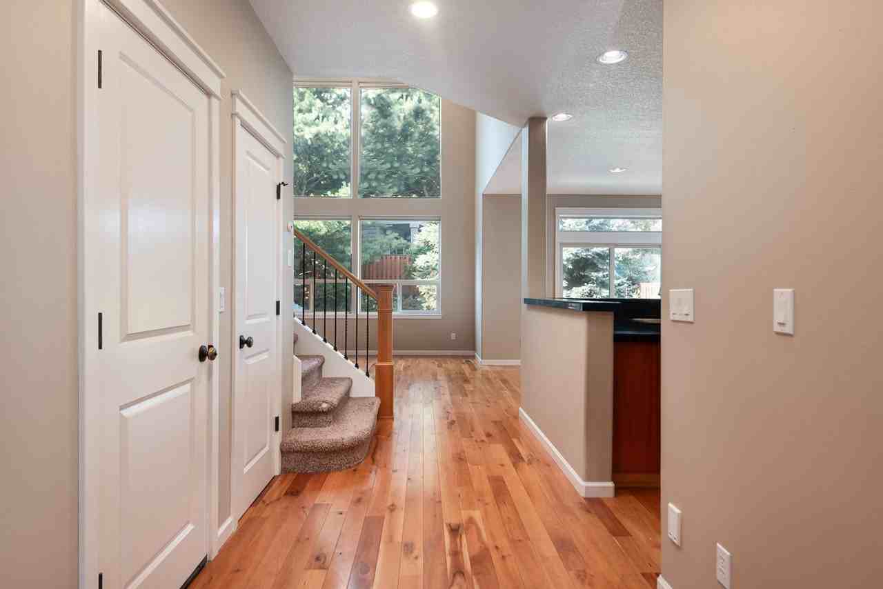 20962 Lava Flow Ln - Photo 7 of 44