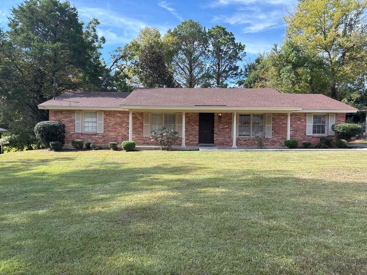 3126 Fernway Dr - Photo 2 of 33