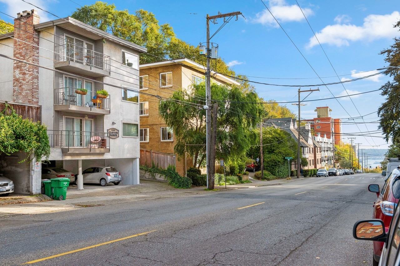 Clayton Manor Apartments - Photo 6 of 10