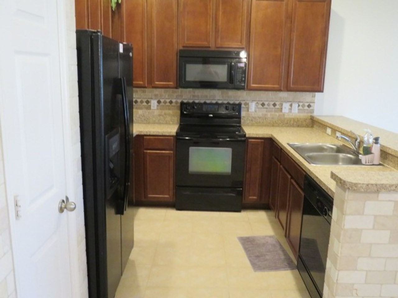 1309 Heritage Commons Drive - Photo 2 of 50