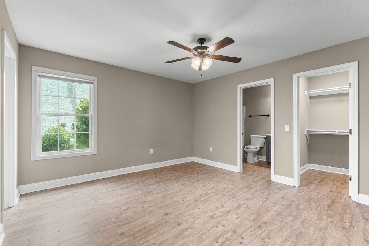 454 S College St - Photo 7 of 14