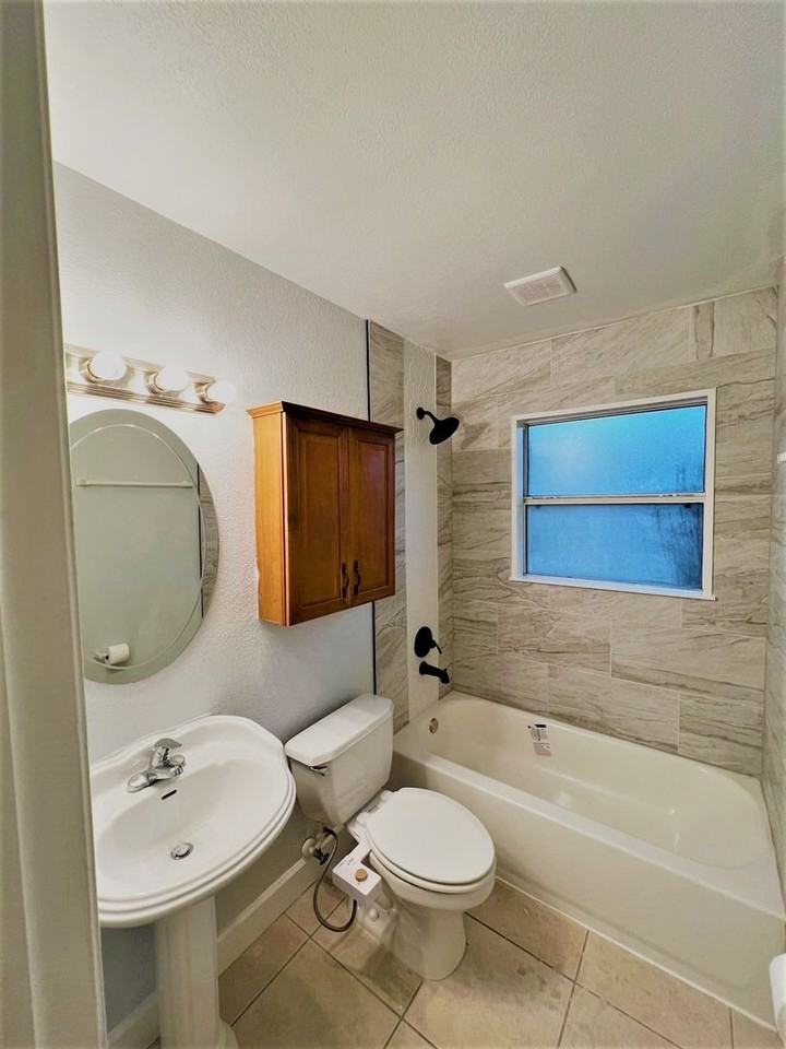 3116 S Bumby Ave - Photo 7 of 10