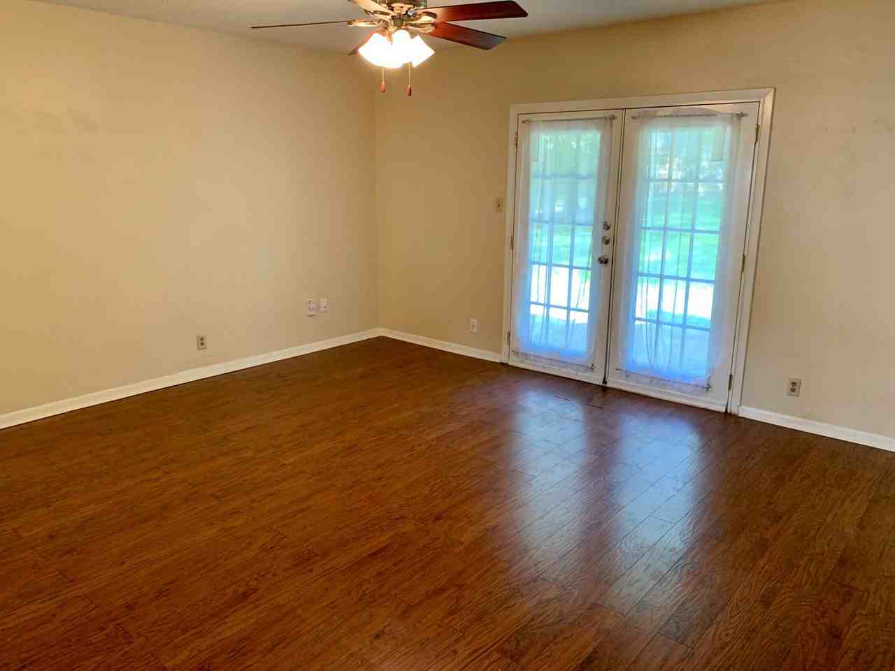 400 Tilbury Ln - Photo 4 of 23