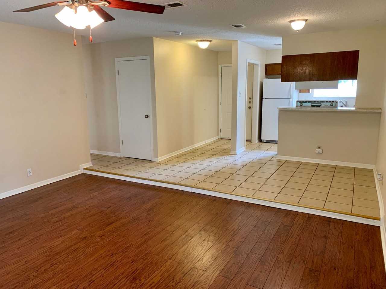 400 Tilbury Ln - Photo 5 of 23