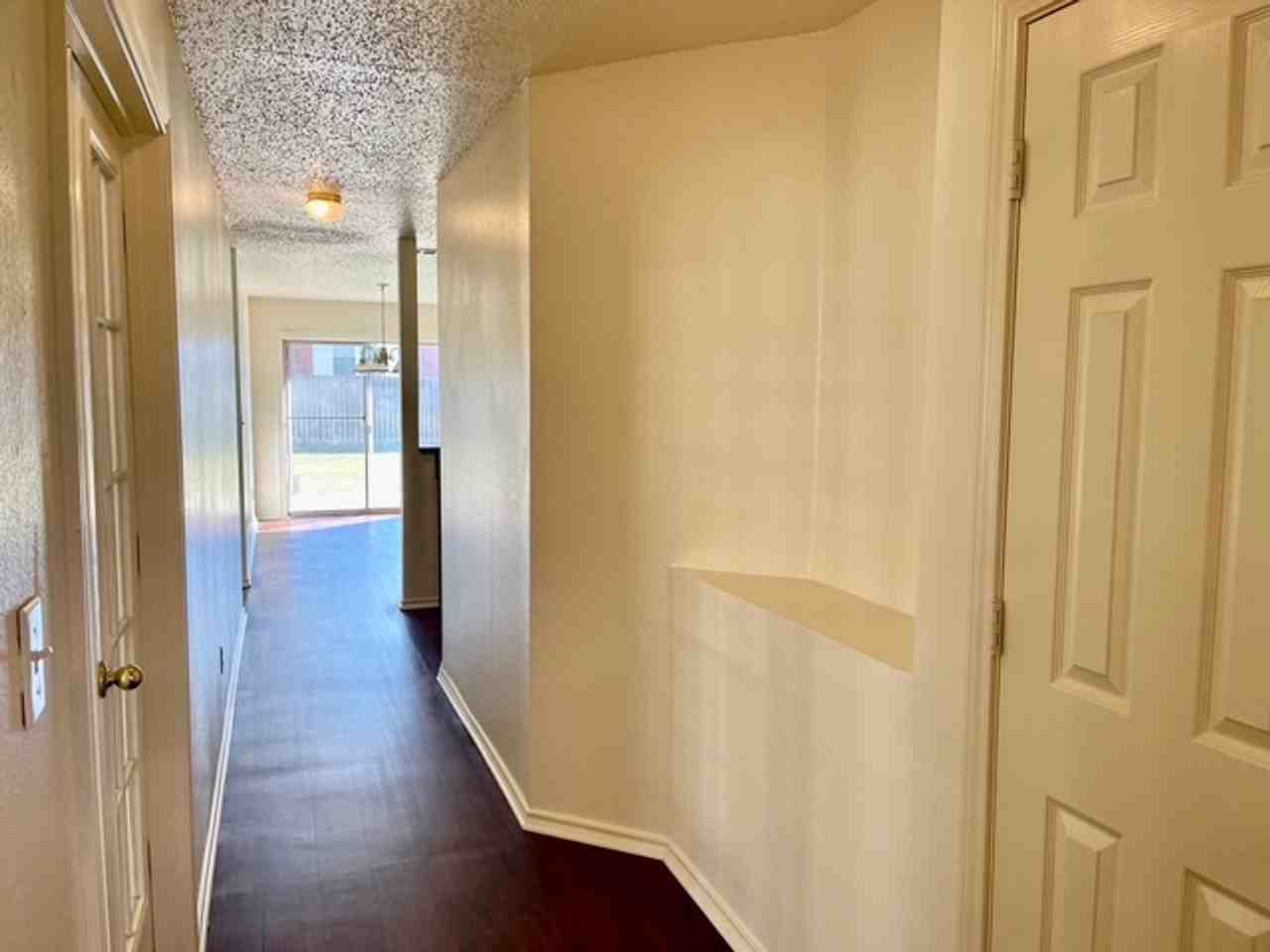 105 Hirth Dr - Photo 6 of 27