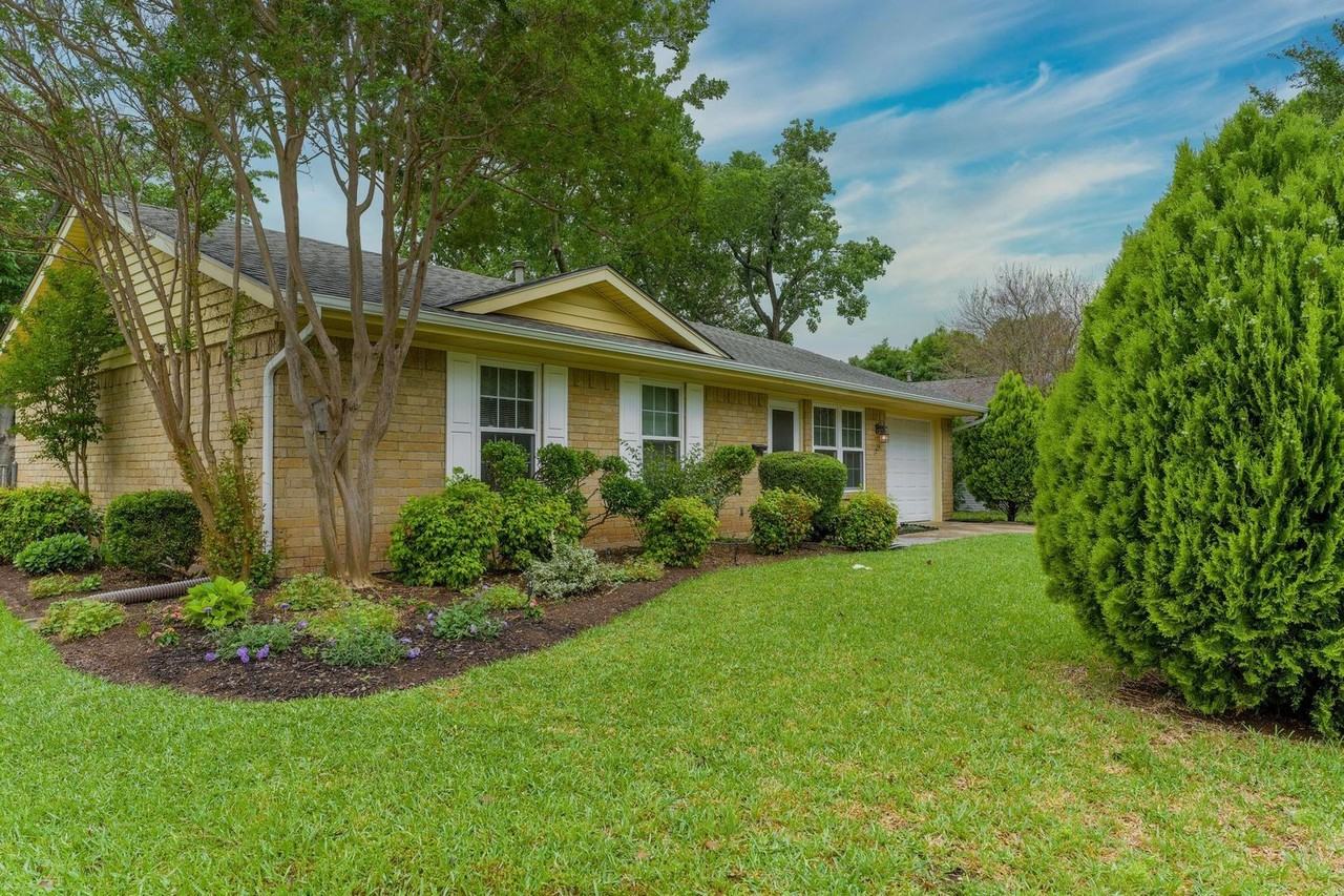 1204 Oakhill Drive - Photo 2 of 24