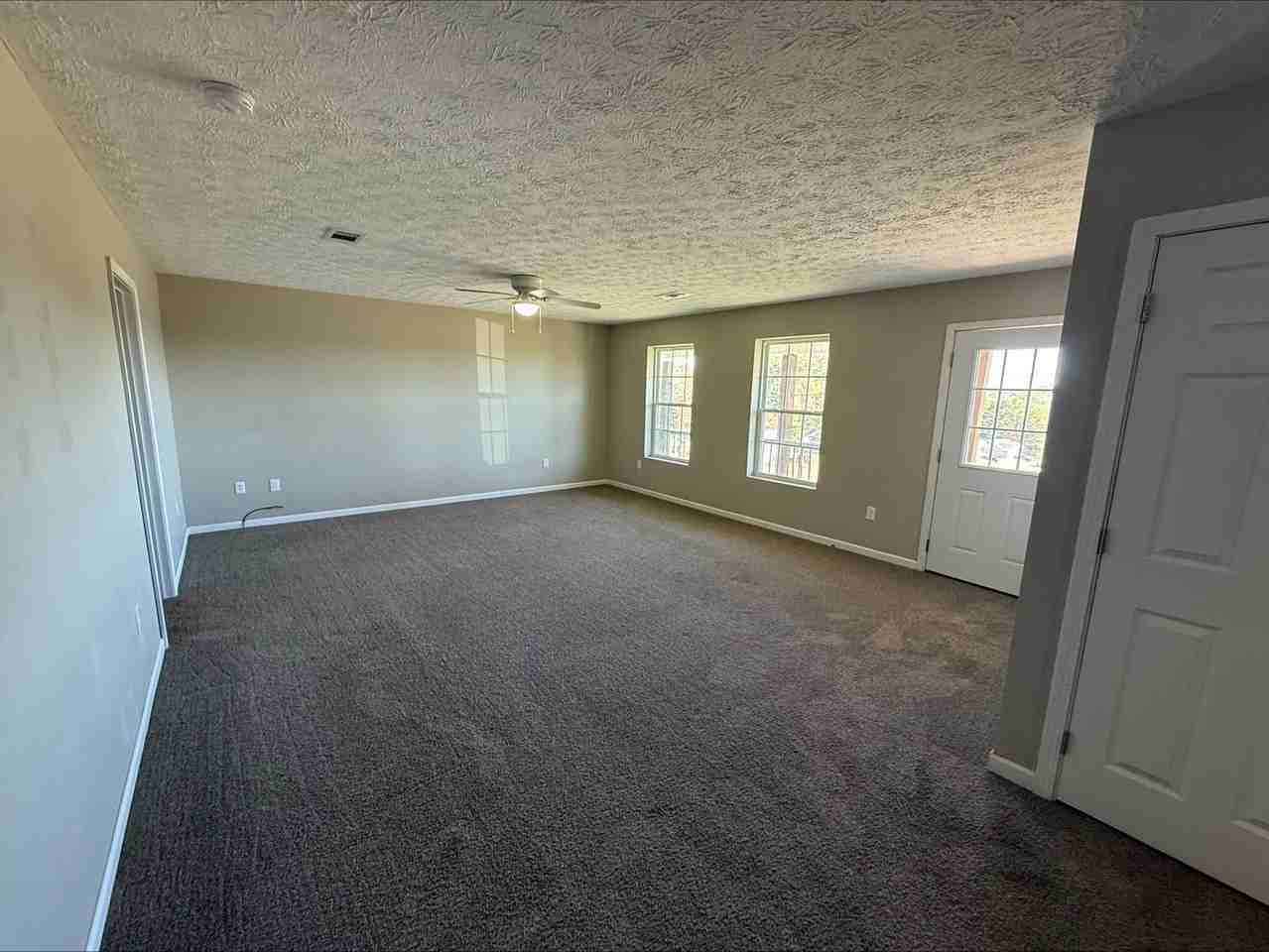 1060 Rosella Dr - Photo 2 of 13